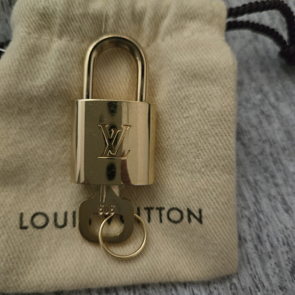Louis Vuitton Lock And Key #303